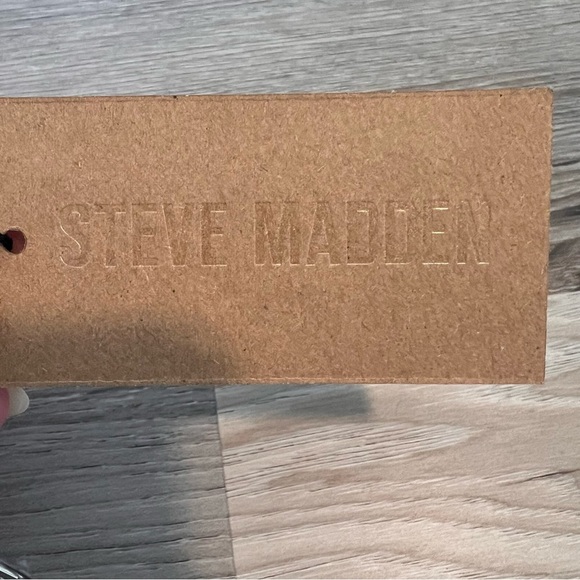 NWT STEVE MADDEN
Aurora Pink Quilted Sling Backpack With Pouch - Picture 7 of 8